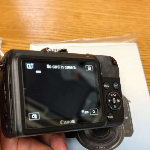 Canon EOS M 第一代機身