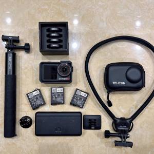 大疆Osmo Action 5 Pro暢拍運動套裝。配件齊全原裝自拍桿、三塊原裝電池、原裝充電...