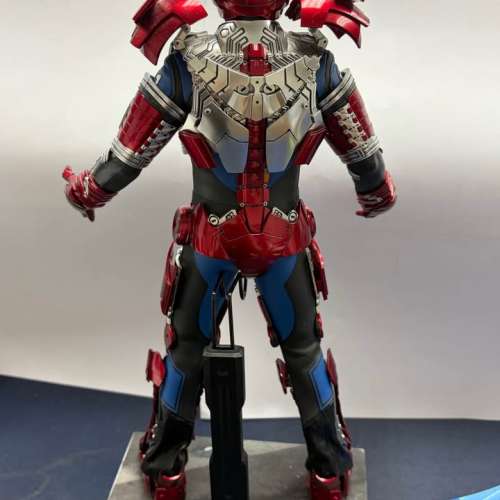 Hottoys Ironman mk5 +Mk5 suit up $1880，無盒新淨，配件圖中所有