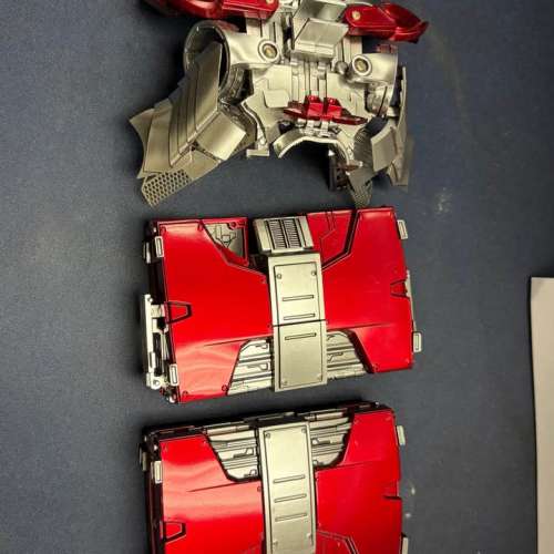 Hottoys Ironman mk5 +Mk5 suit up $1880，無盒新淨，配件圖中所有