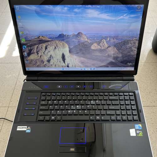 Clevo X8100 18.4 inch Notebook Laptop ( Dual graphics cards）