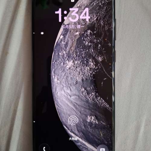 香港行貨Samsung Galaxy S22 Ultra 12+512gb 黑色 95%新有盒。剛於10月換了全新屏幕
