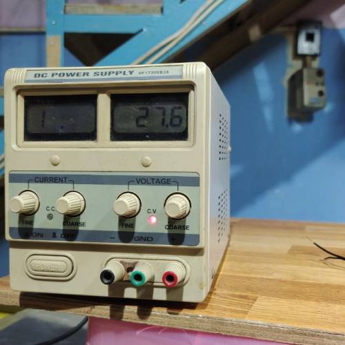 穩壓器30V 3A