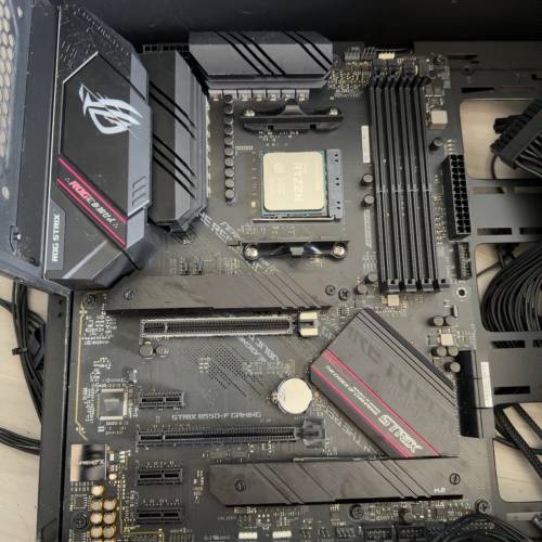 AMD Ryzen 7 5700X 全新+ ROG B550F大板