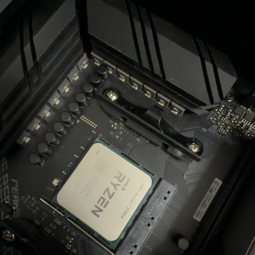 AMD Ryzen 7 5700X 全新+ ROG B550F大板