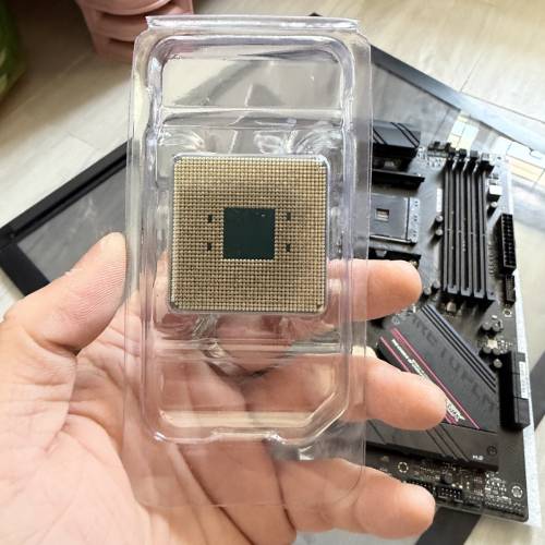 AMD Ryzen 7 5700X 全新+ ROG B550F大板