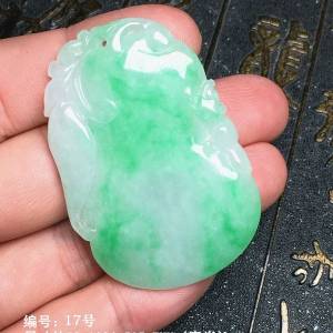 纯天然翡翠花件