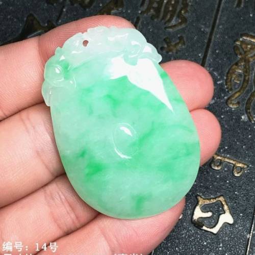 纯天然翡翠花件