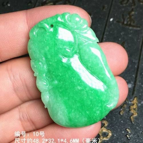 纯天然翡翠花件