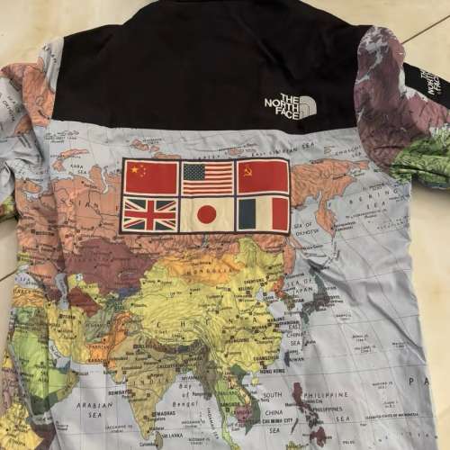 North face kaws north face supreme買一送一