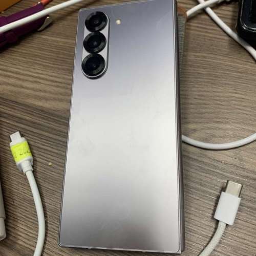 Samsung Z fold 6 港行 512 有微黑點