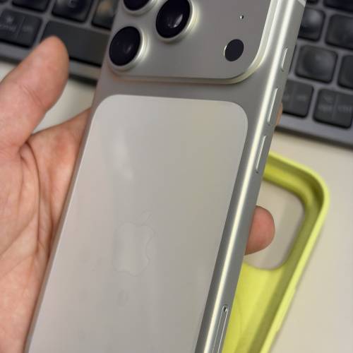 17pro 1TB Silver