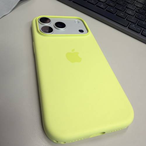 17pro 1TB Silver