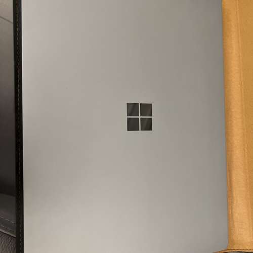 Microsoft Surface Laptop 2 13.5" 觸控顯示器 90%new with leather protect cover