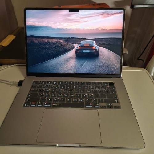 99% new 15.3" Macbook air m5 24G Ram 1TB ssd 有盒有保護殼有screen protector
