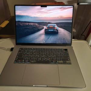 99% new 15.3" Macbook air m5 24G Ram 1TB ssd 有盒有保護殼有screen protector