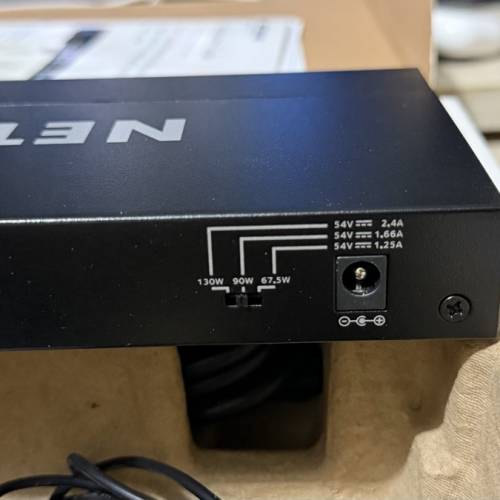 放NETGEAR GS308PP 8-port PoE+ 交換器 (unmanange)