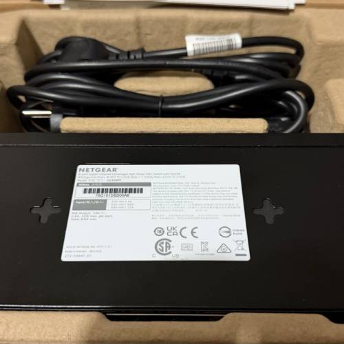 放NETGEAR GS308PP 8-port PoE+ 交換器 (unmanange)