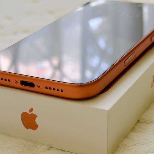 iPhone 17 pro 橙色，電池100%