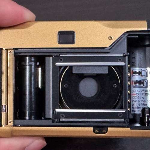 金色版的鈦合金 CONTAX T2 限量色 菲林相機