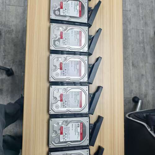 WD Red Plus WD80EFZZ 3.5 8TB 128MB SATA3 Hard Disk x8