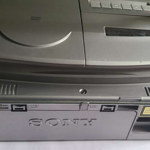 Sony卡式帶收音機播放器／90's Sony boombox／Sony CFD-V7S