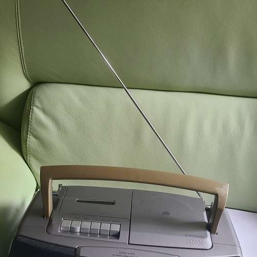 Sony卡式帶收音機播放器／90's Sony boombox／Sony CFD-V7S