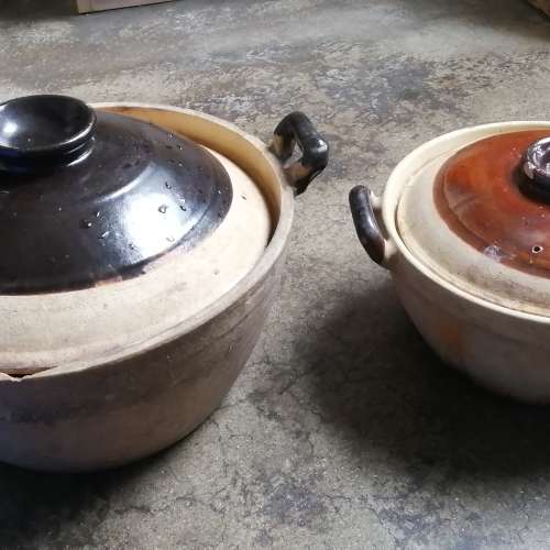 舊款中式煮食瓦煲2個
