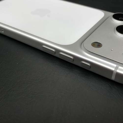 Iphone 17pro 白色 256gb
