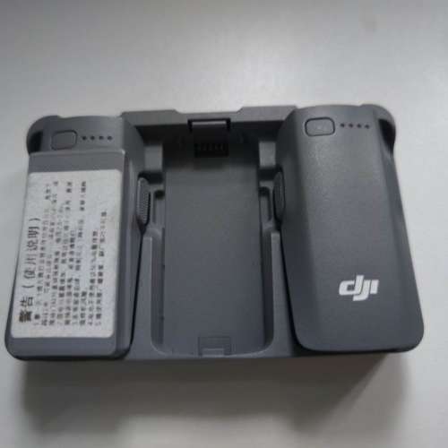 放售 DJI Neo 2 小型無人機，安心保重有一年（雙電 + 原廠充電管家實用組合），極少...