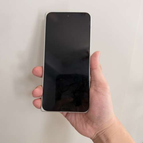 Vivo xfold 6 16+512gb 一個小崩(1cm)