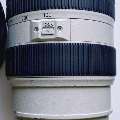 Canon 70-300mm f4.0-5.6 L lens (肥白）