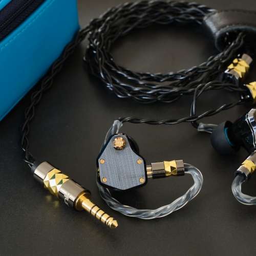 Unique Melody Jet Black