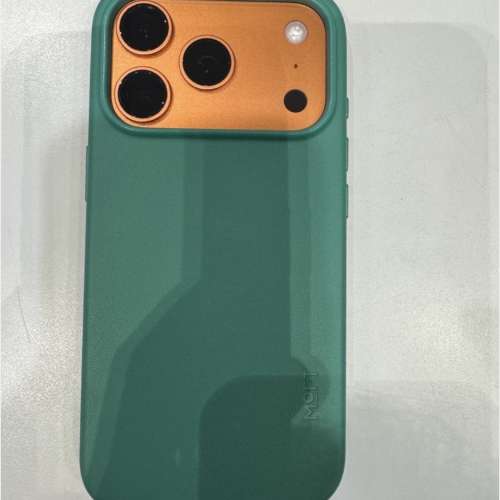 iPhone 17pro 256gb,還有保養至12月，完美冇花，冇修冇拆，跟價值3百幾moft 手機殼...