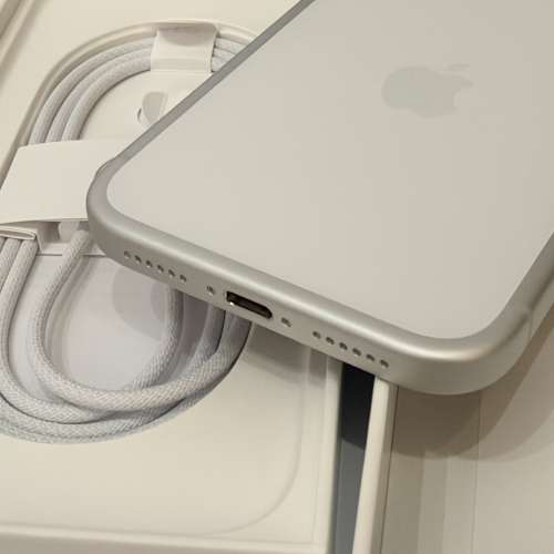 **售 iPhone 17 Pro Max 256GB 銀色 **