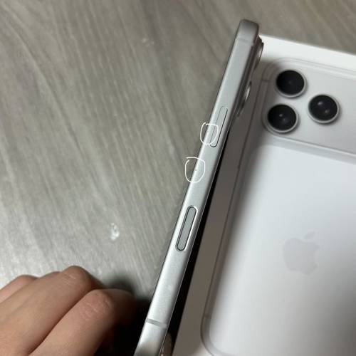 Apple iPhone 17 Pro 銀色256gb 99%新