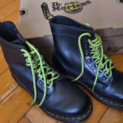 Dr. Martens 1460 Ben 黑色8孔靴