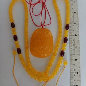 樹脂頸鏈 8mm30寸及2 寸 年年有餘 吊咀共 售240元單件價150 元。no.D1.2.26