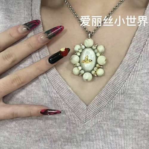 【中古現貨】Vivienne Westwood Brooch Necklace 多肉貝母石土星項鍊
