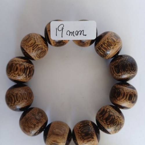 一手兩隻竹手串 共售180 元，市場罕有，自用及收藏佳品。no.D1.2.26