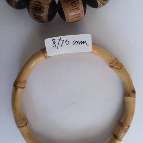 一手兩隻竹手串 共售180 元，市場罕有，自用及收藏佳品。no.D1.2.26