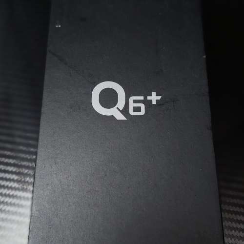 LG Q6+ Android電話