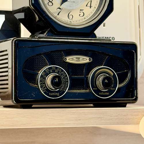 出售Citizen 座枱收音機鬧鐘，100%正常，外觀90%新，響鬧可選擇收音機或B B聲，可F...