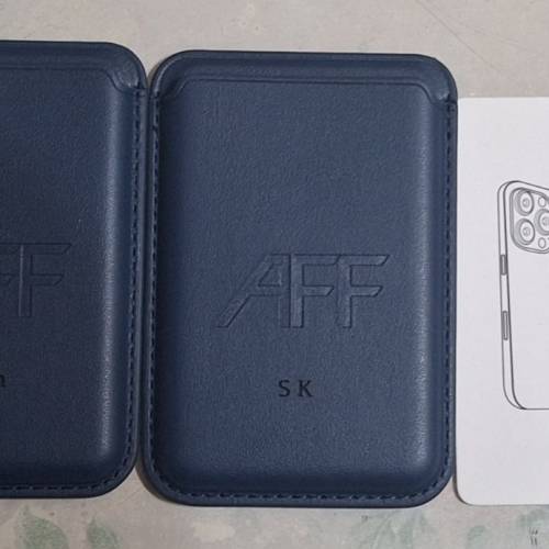 手機 card holder 共兩個