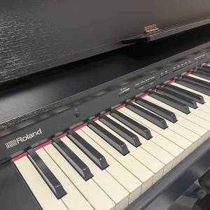 Roland DP603 數碼鋼琴 連櫈（黑木色）