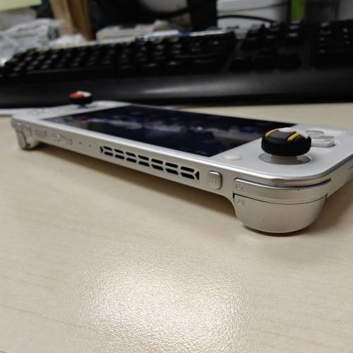 Ayaneo pocket s (16+512) 2k 2560 x 1440p mon 版 android 開源 掌機 強過 Odin ...