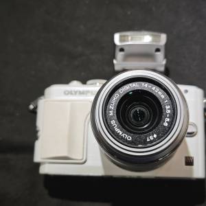 OLYMPUS E-PL6 + 14-42 II R 奧林巴斯 EPL6 14mm 42mm 1電1充 連肩帶 冇盒冇單冇證...