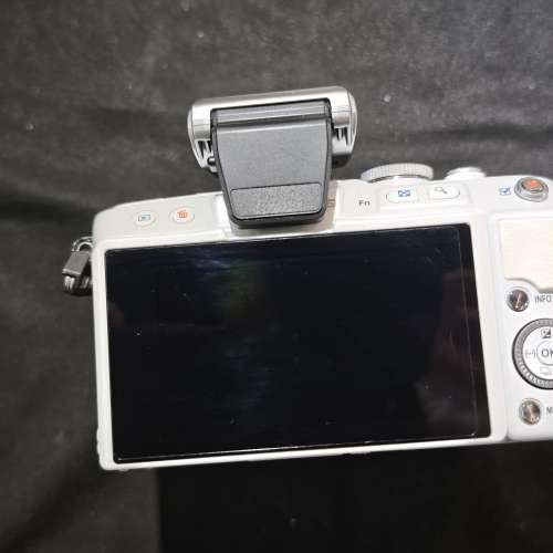 OLYMPUS E-PL6 + 14-42 II R 奧林巴斯 EPL6 14mm 42mm 1電1充 連肩帶 冇盒冇單冇證...