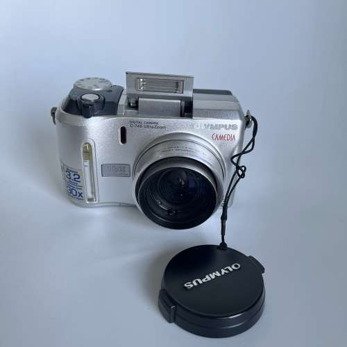 Olympus C-760 Ultra Zoom Digital Camera