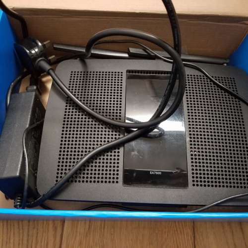 Linksys EA7500V2 router